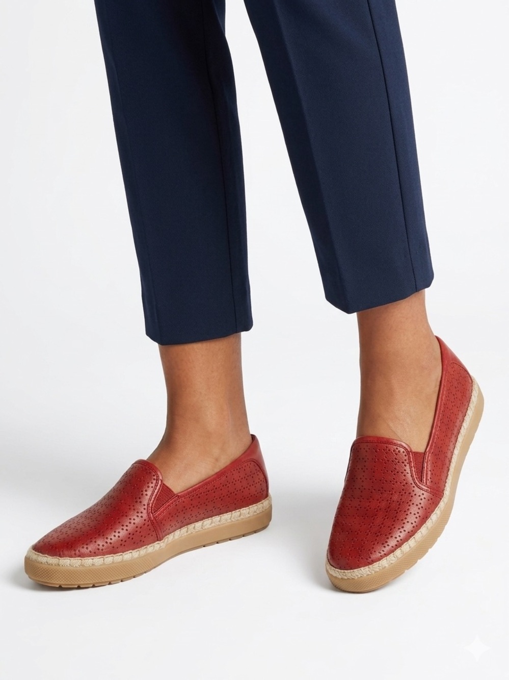 Clarks NWOT Slip On Cushioned Flats